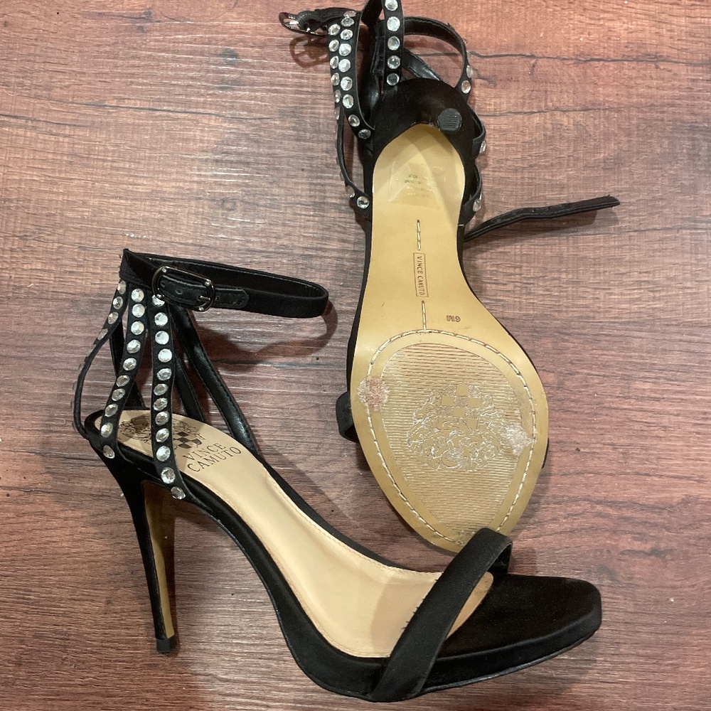 1 WEEK FINAL LAST CHANCE VINCE CAMUTO Black Satin Formal Heels